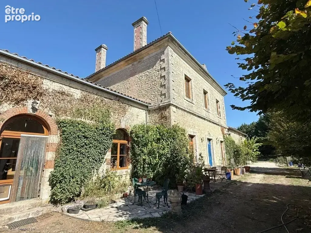 Superbe Ancien Prieuré Bien Rénové Avec Piscine, Mares et Parc Clos - photo 46
