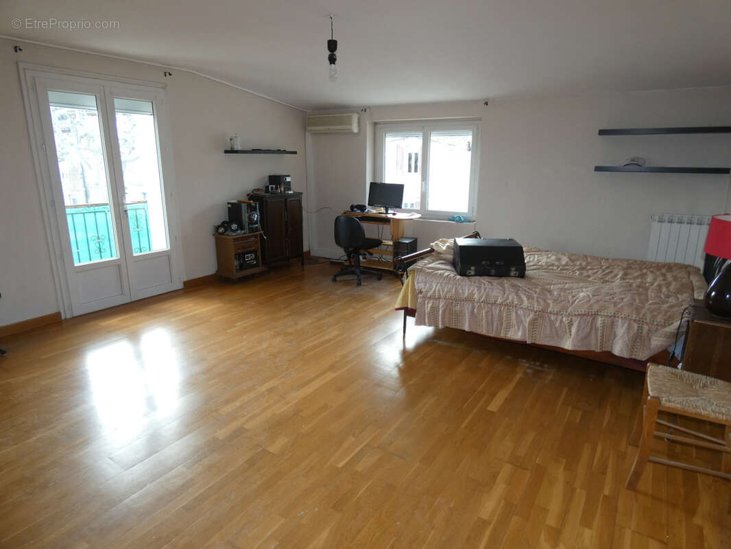 Maison à VILLEMOUSTAUSSOU