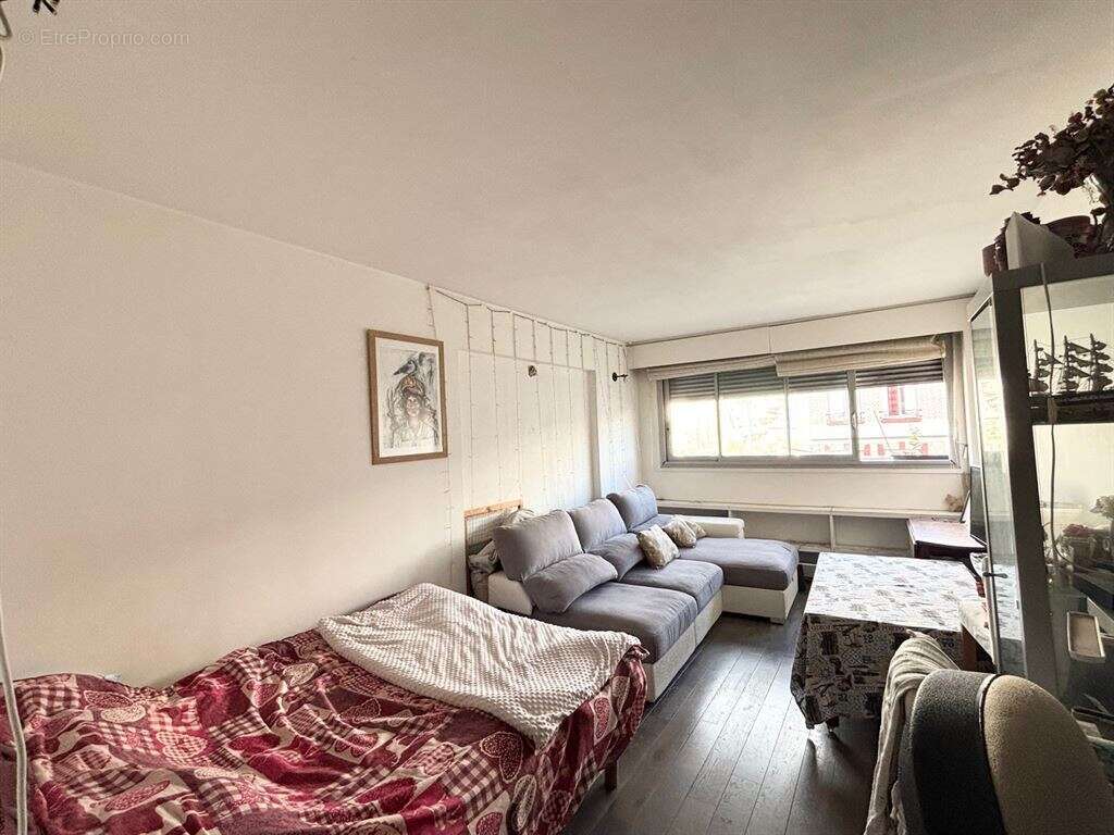 Appartement à PARIS-10E