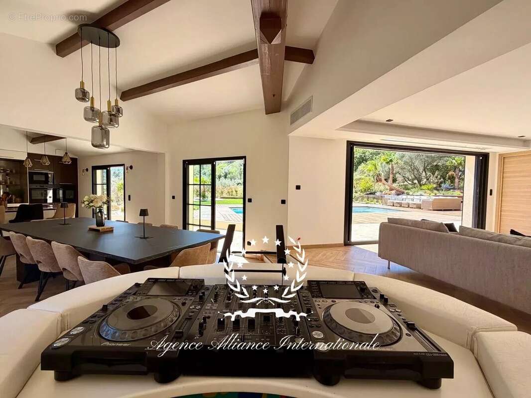 Appartement à LE LUC