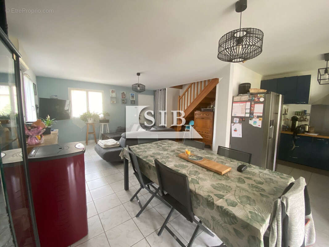 Maison à LEUVILLE-SUR-ORGE