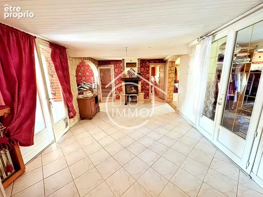 PRIGONRIEUX : Maison 14 pièces de 253m² avec jardin - photo 3