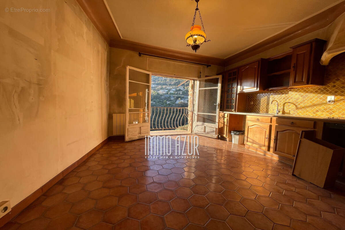 Appartement à TOURRETTES-SUR-LOUP