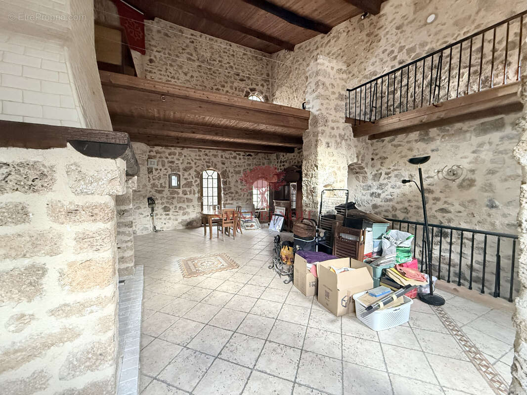 Maison à SAINT-GUILHEM-LE-DESERT