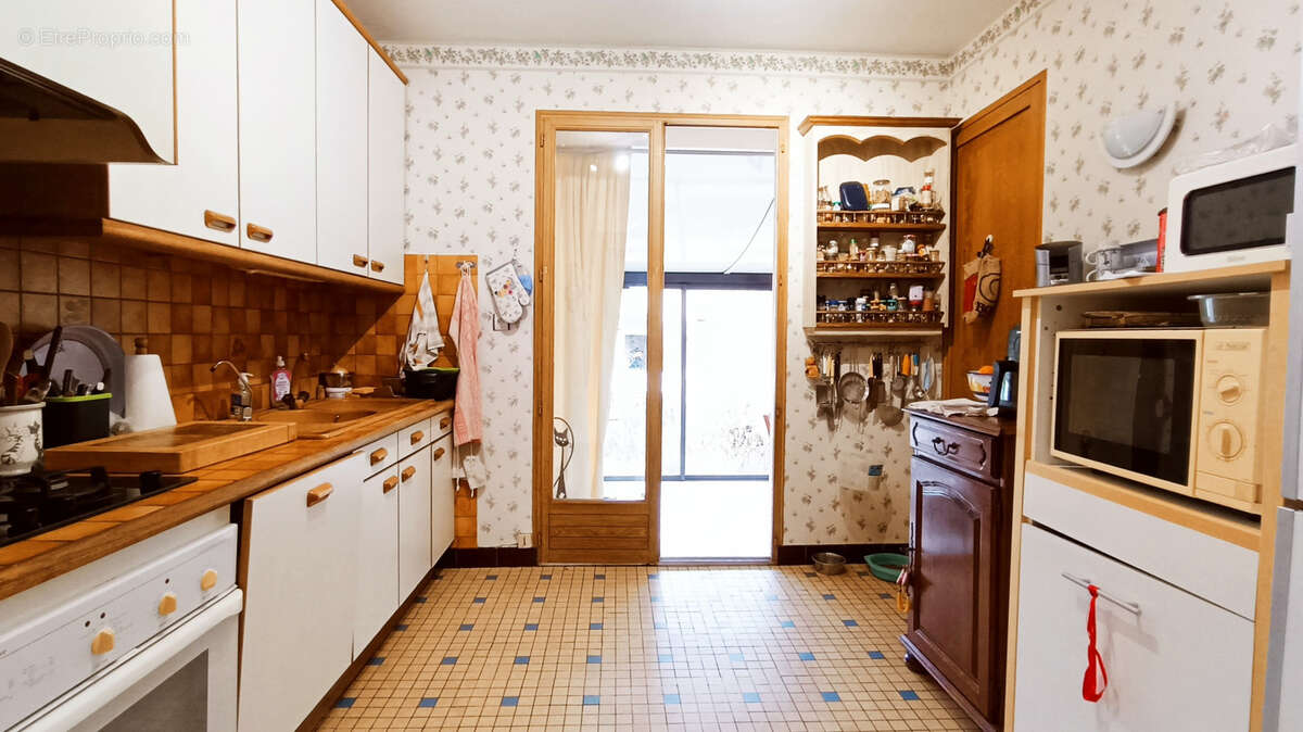 Maison à COULAURES
