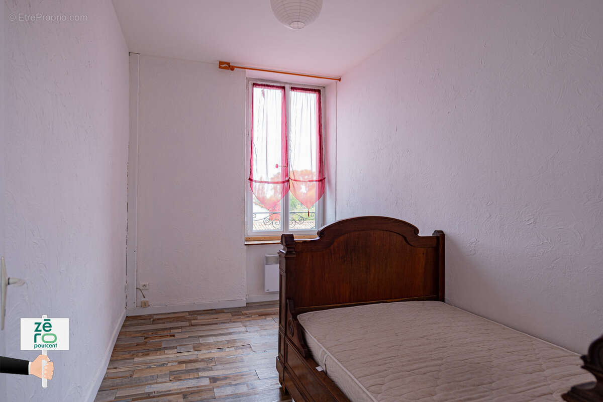 Maison à CHAMPAGNE-LES-MARAIS