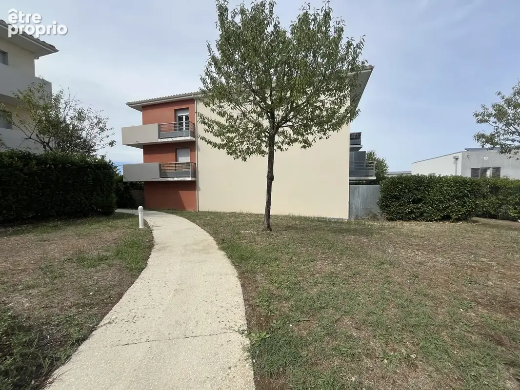 Angoulême - Appartement T2 avec jardin et parking - photo 9