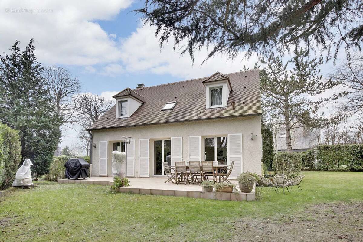 Maison à LE VESINET