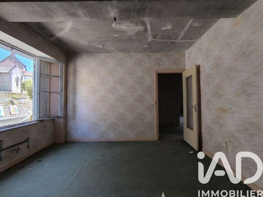 Maison 200 m² à Crocq  - photo 5