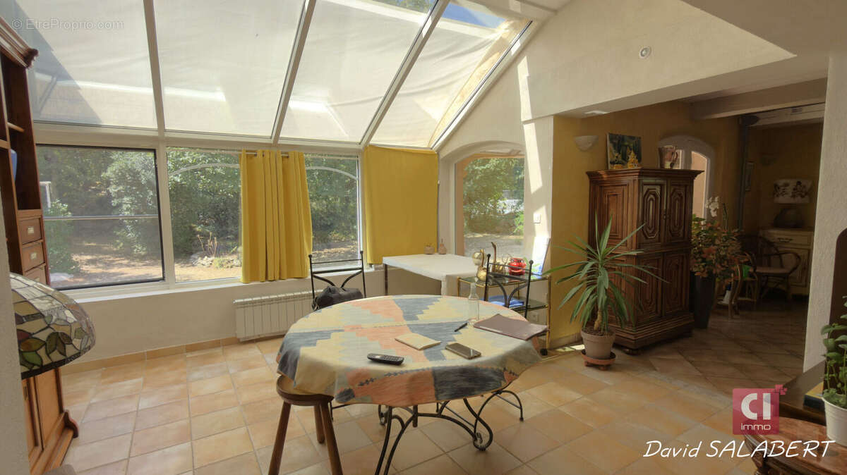 Néoules ? Villa familiale avec piscine sur 2 597 m² de terrain paysager - photo 5
