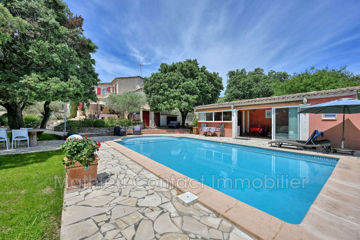 Maison 186 m² à Nimes  - photo 2