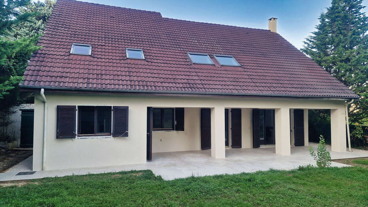 Maison à CHARBONNIERES-LES-BAINS