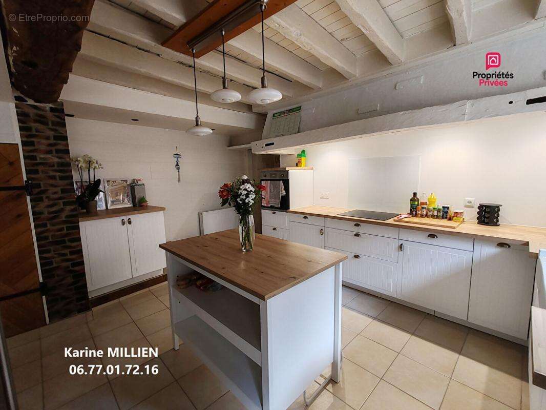 Maison à CHERISY