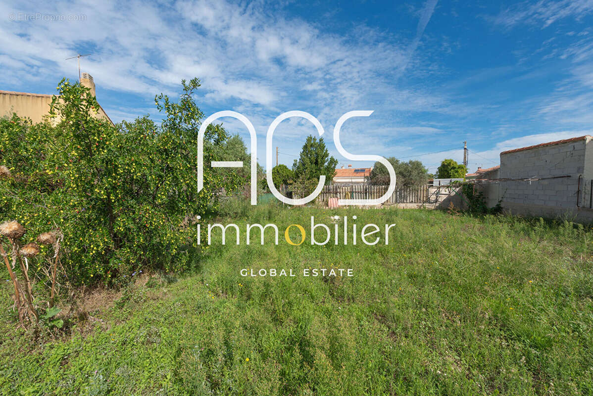 Terrain à CHATEAUNEUF-LES-MARTIGUES