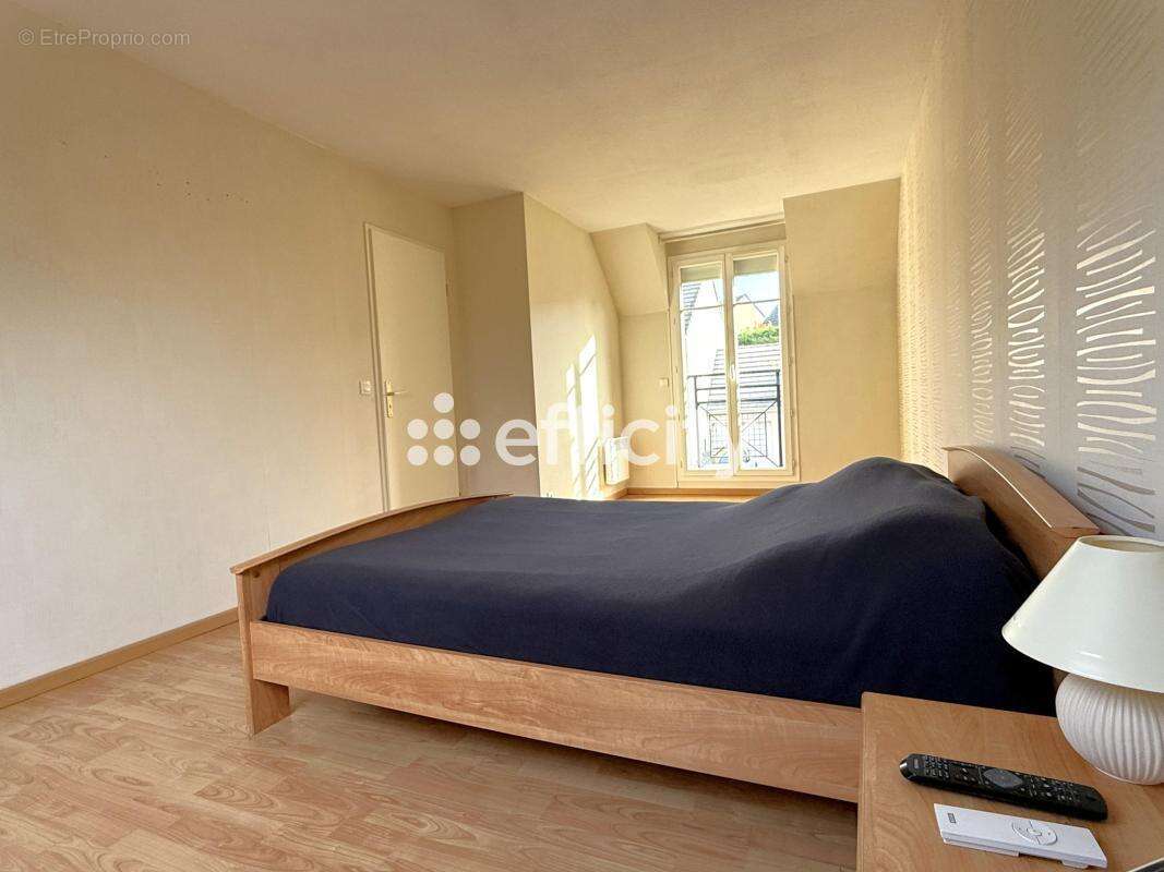 Maison à LA QUEUE-EN-BRIE