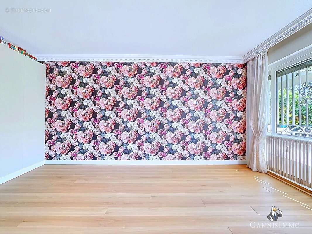 Cannes oxford, appartement 2 pieces 84 m² rénové en rez de jardin - photo 10