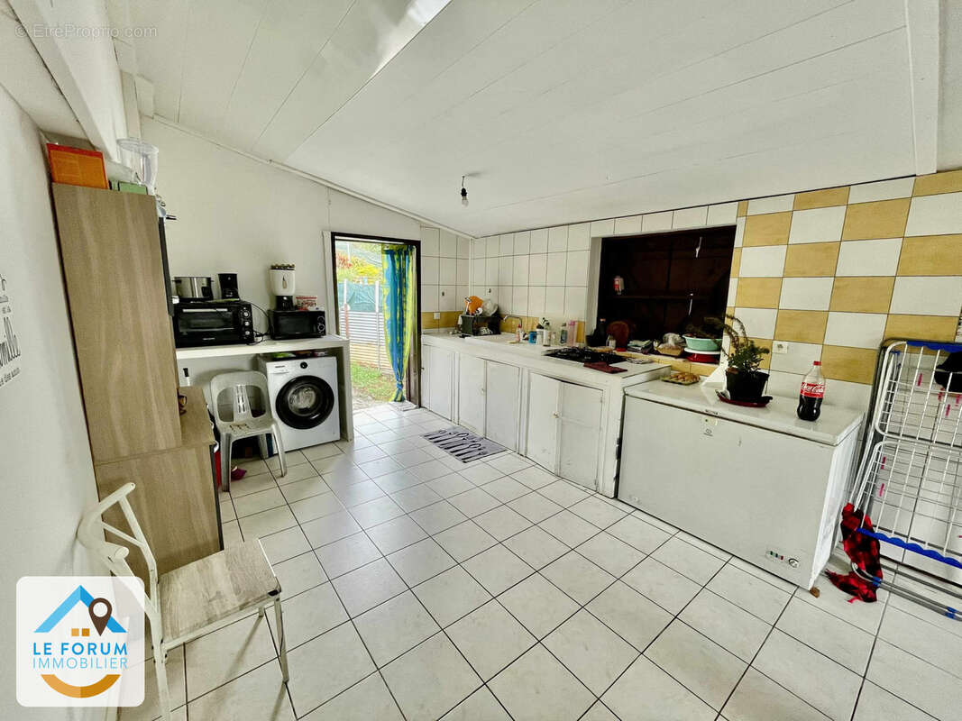 Tampon 97430 - maison avec 2 logements indépendants - bon rendement locatif - facile d'accès - photo 2