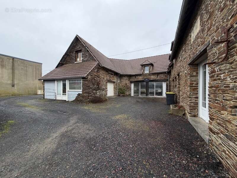 Maison à LA BARRE-DE-SEMILLY