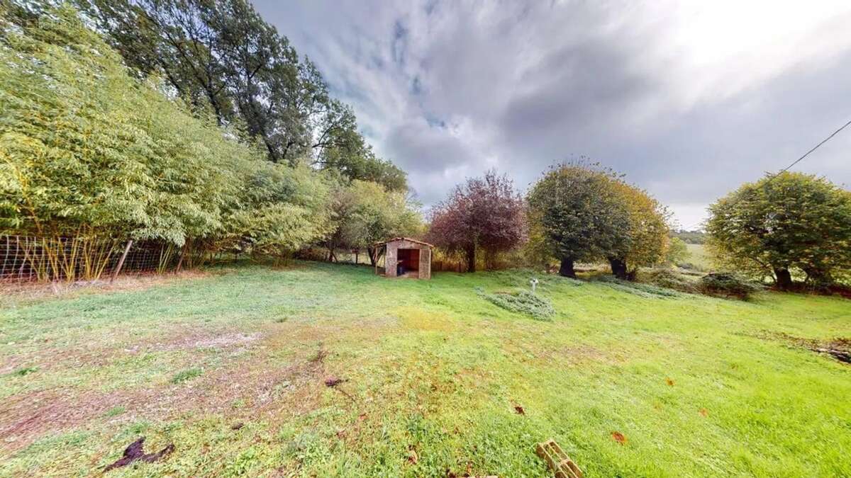 Maison à COURGEAC