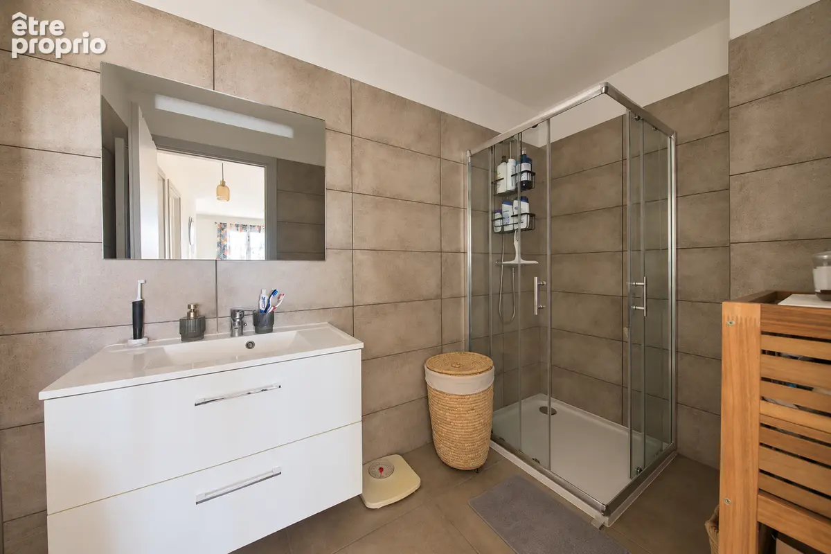 LUCCIANA - Appartement T3 avec terrasse de 21 m² - Vue dégagée - photo 6