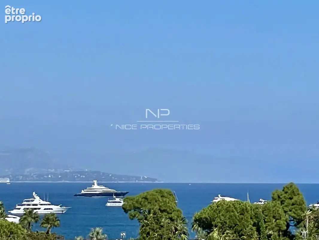 Cap d'Antibes, splendide villa moderne rénovée avec piscine et solarium - photo 2