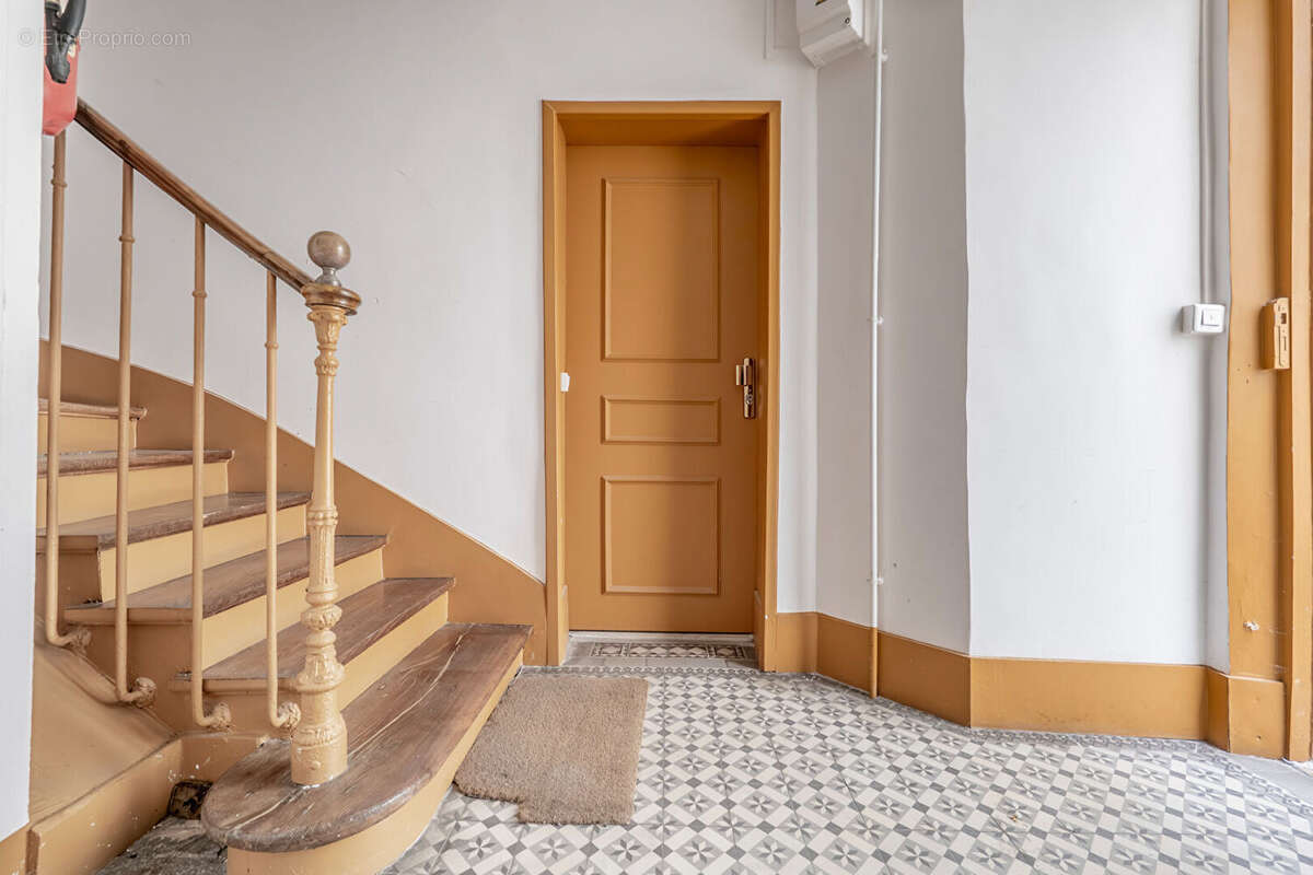 Appartement à PARIS-17E