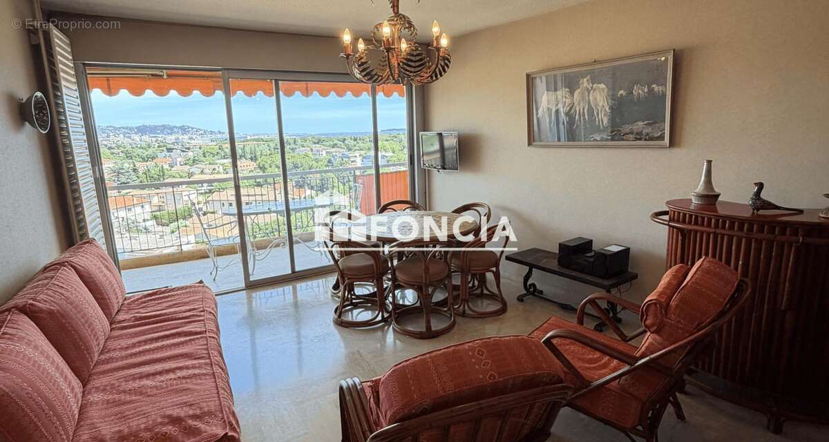 Appartement à MANDELIEU-LA-NAPOULE