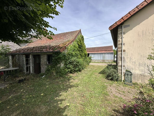 Maison 68 m² à Cervon  - photo 23