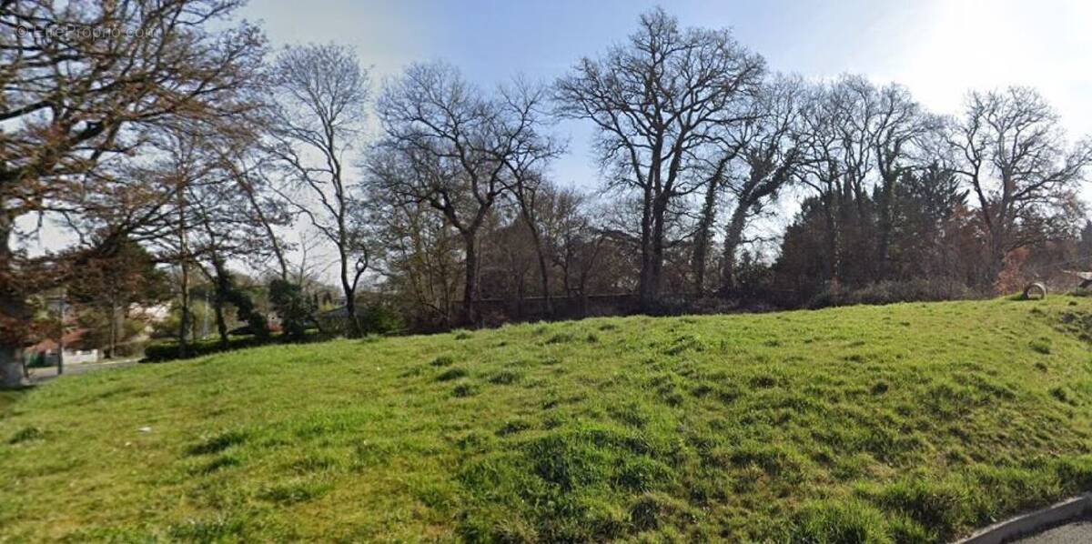 Terrain à BONREPOS-SUR-AUSSONNELLE