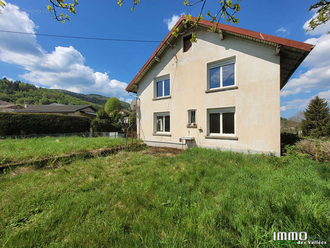 Maison à FRESSE-SUR-MOSELLE