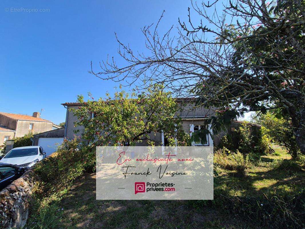 Maison à VENDRENNES