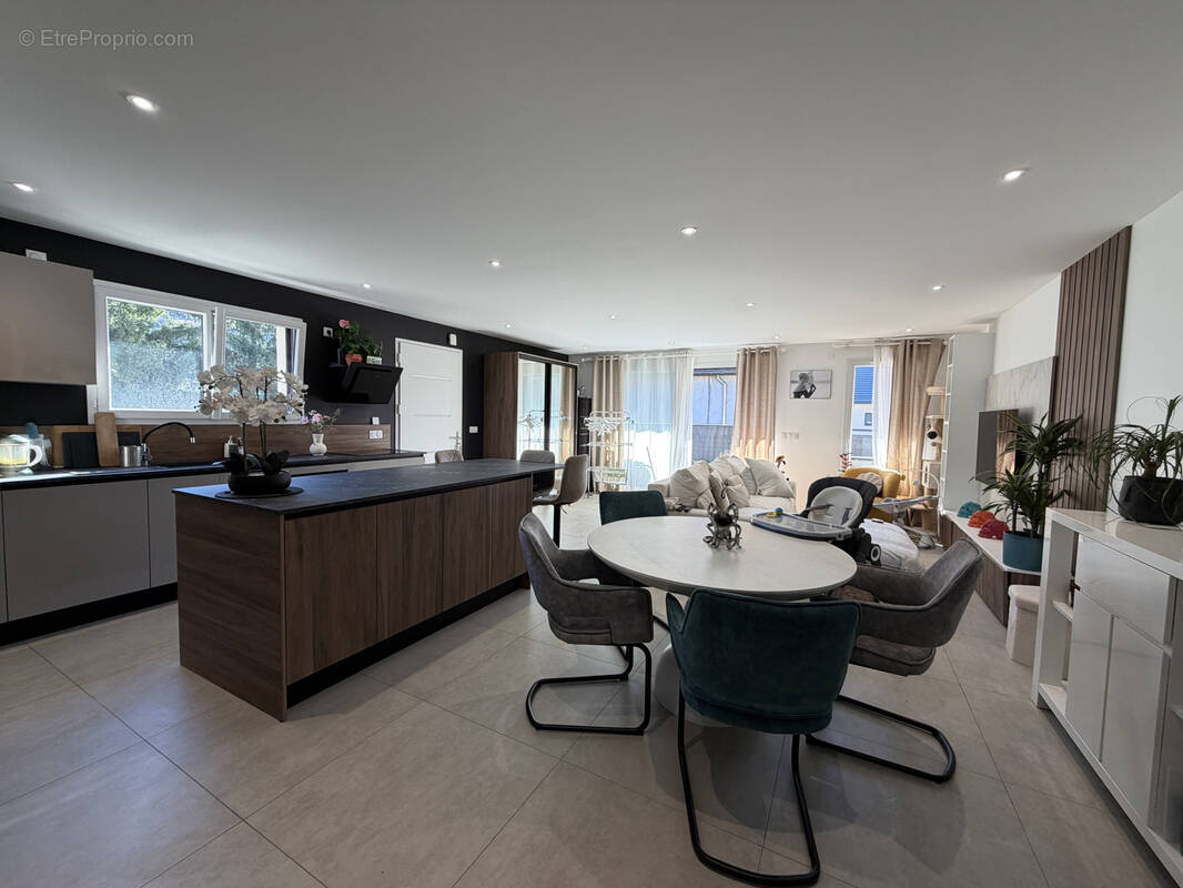 Appartement à SAINT-JEOIRE-PRIEURE