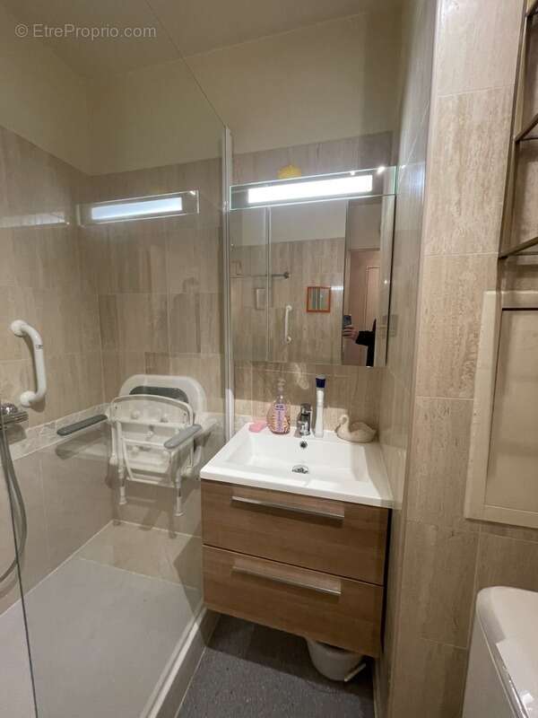 Appartement à LEVALLOIS-PERRET