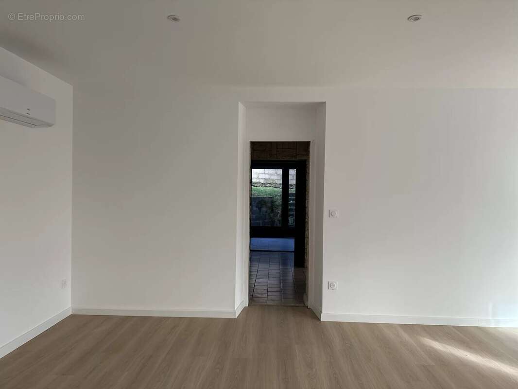 Maison à MONTIGNAC-LE-COQ