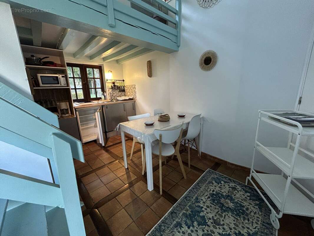 Maison à CONDE-SUR-NOIREAU