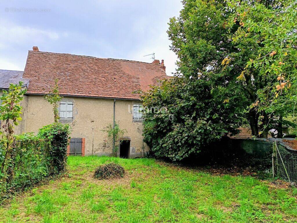 Maison à MONTEL-DE-GELAT