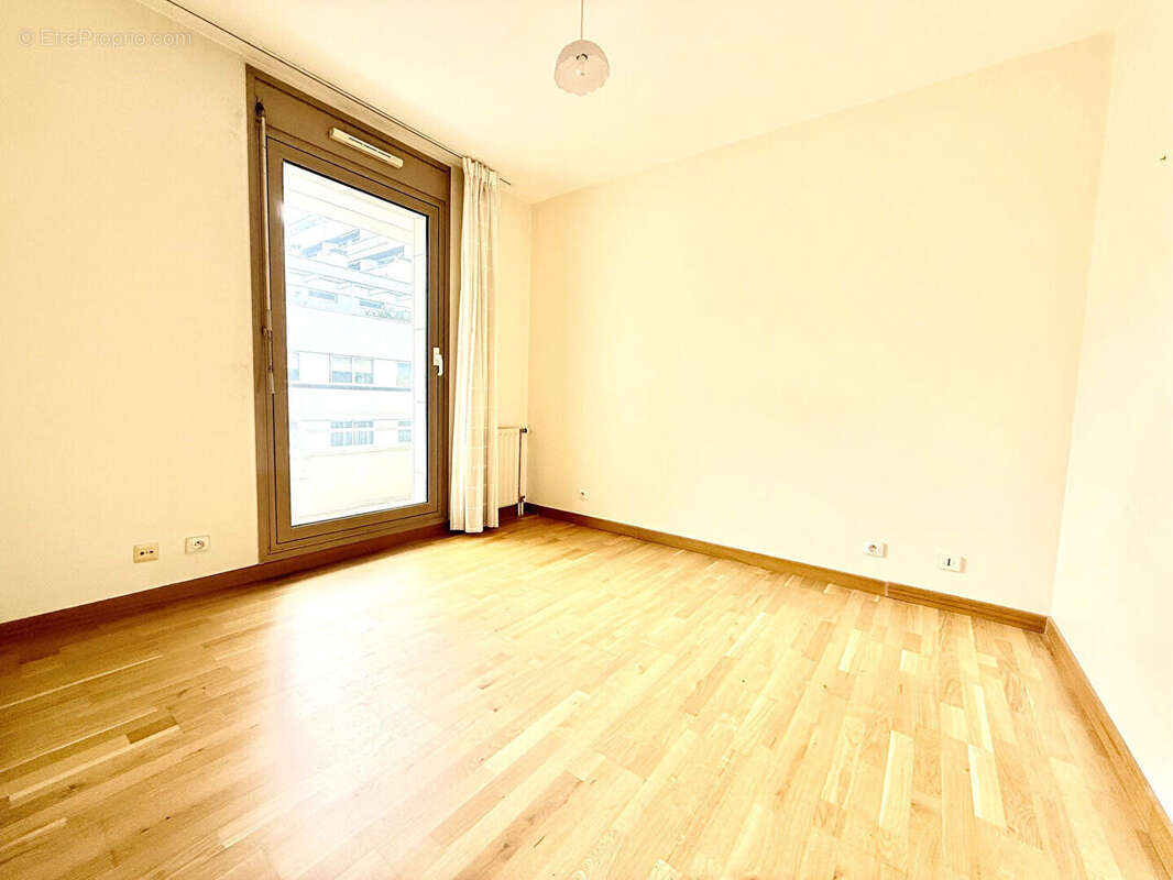 Appartement à LEVALLOIS-PERRET