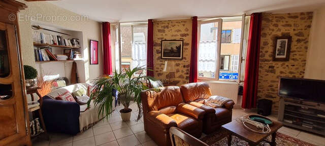 Maison à LA CLAYETTE