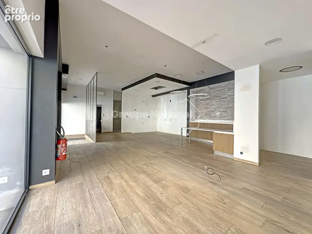 À vendre  local commercial 83 m²  emplacement premium à lunel - photo 2