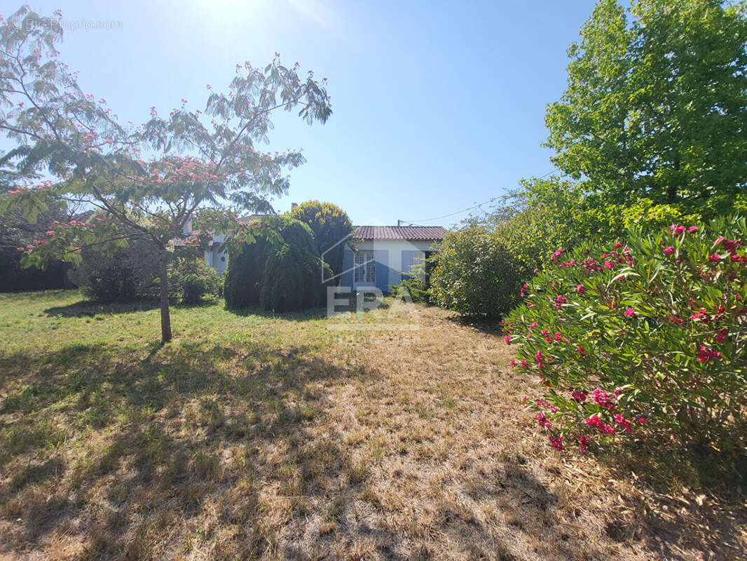 SAUJON  MAISON  de 116m² sur terrain de 1441m² - photo 7