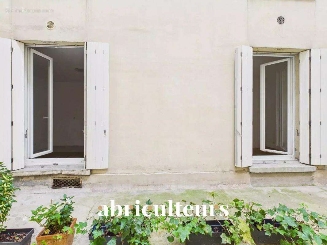 Commerce à PARIS-7E