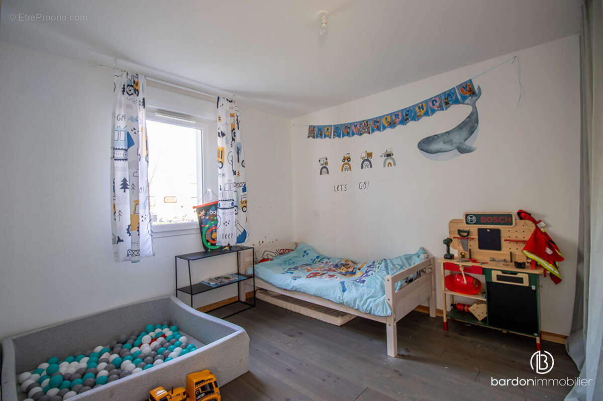 Maison à CHATEAUNEUF