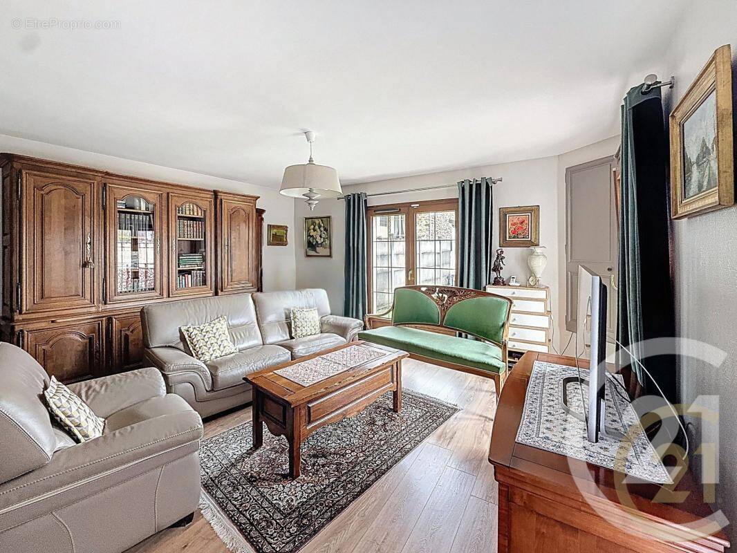 Maison à VILLENEUVE-LE-ROI