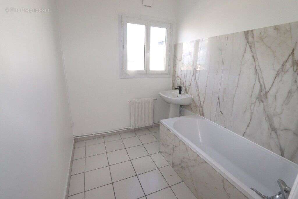 Appartement à CLICHY-SOUS-BOIS