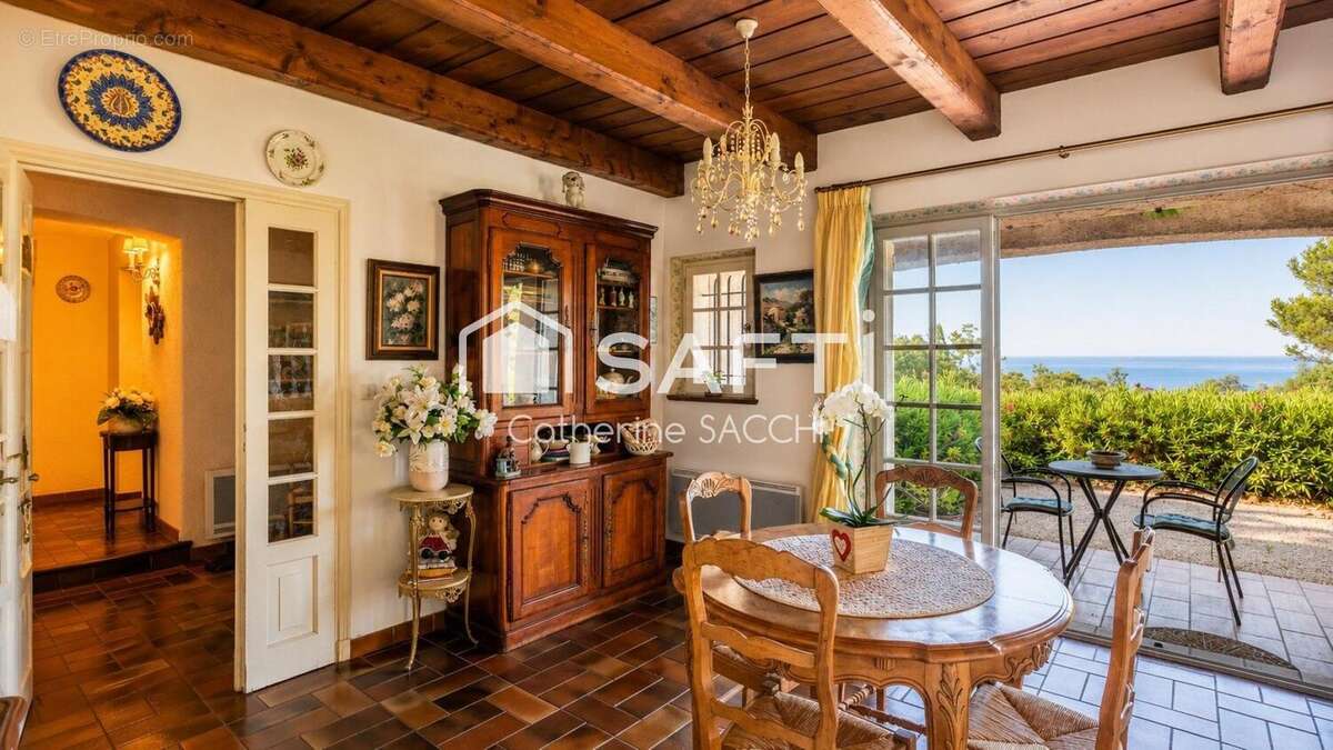 Maison 145 m² à Saint-Raphael  - photo 4
