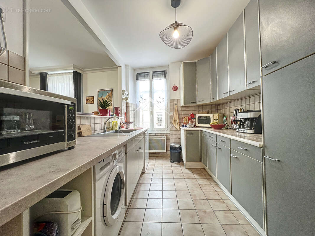 Appartement t2 60 m2 vendu meublé avec grande terrasse - photo 8