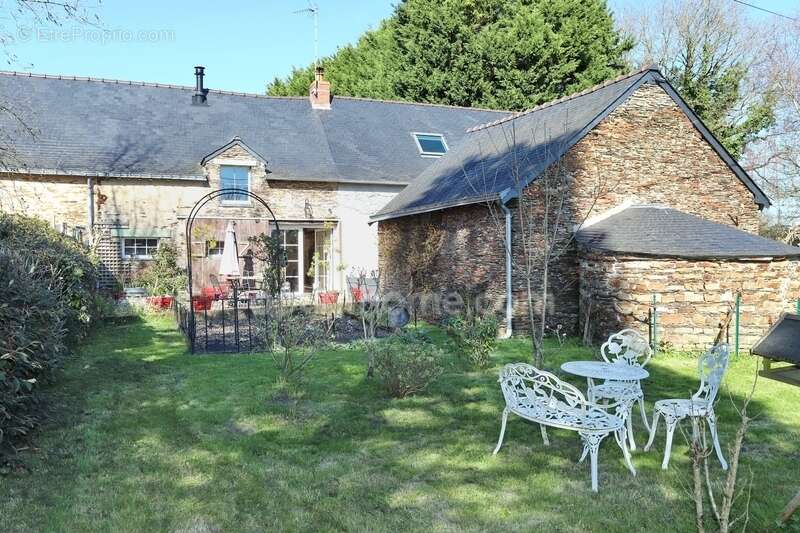 Maison à ROUGE