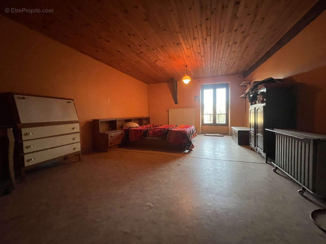 Maison à VARS-SUR-ROSEIX