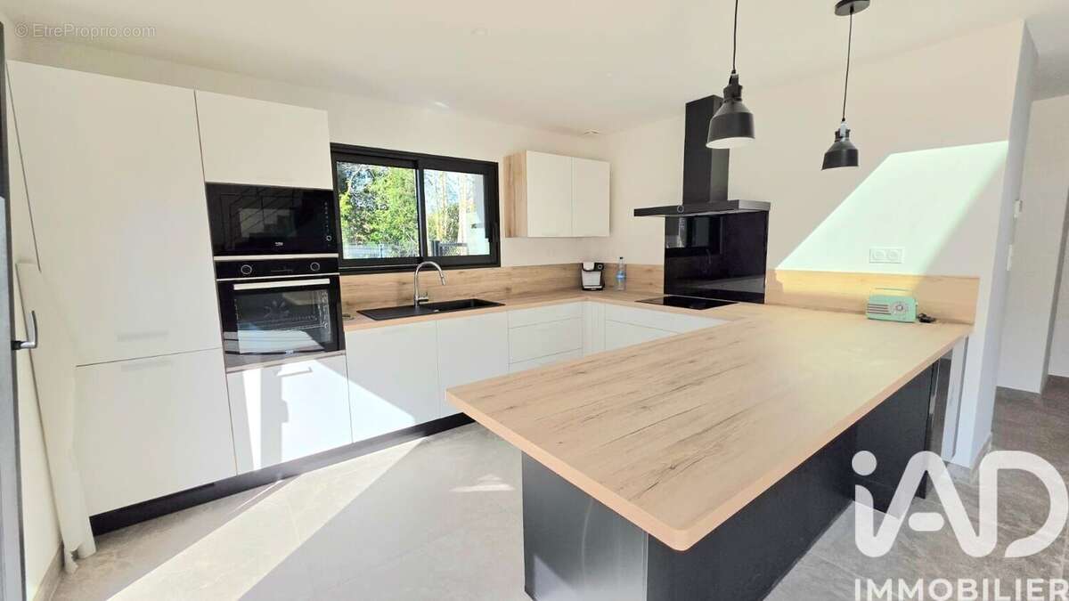 Photo 5 - Maison à LOCQUELTAS