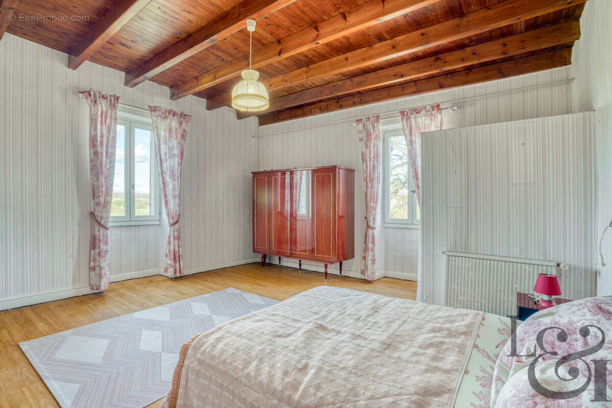 Maison à MONCLAR